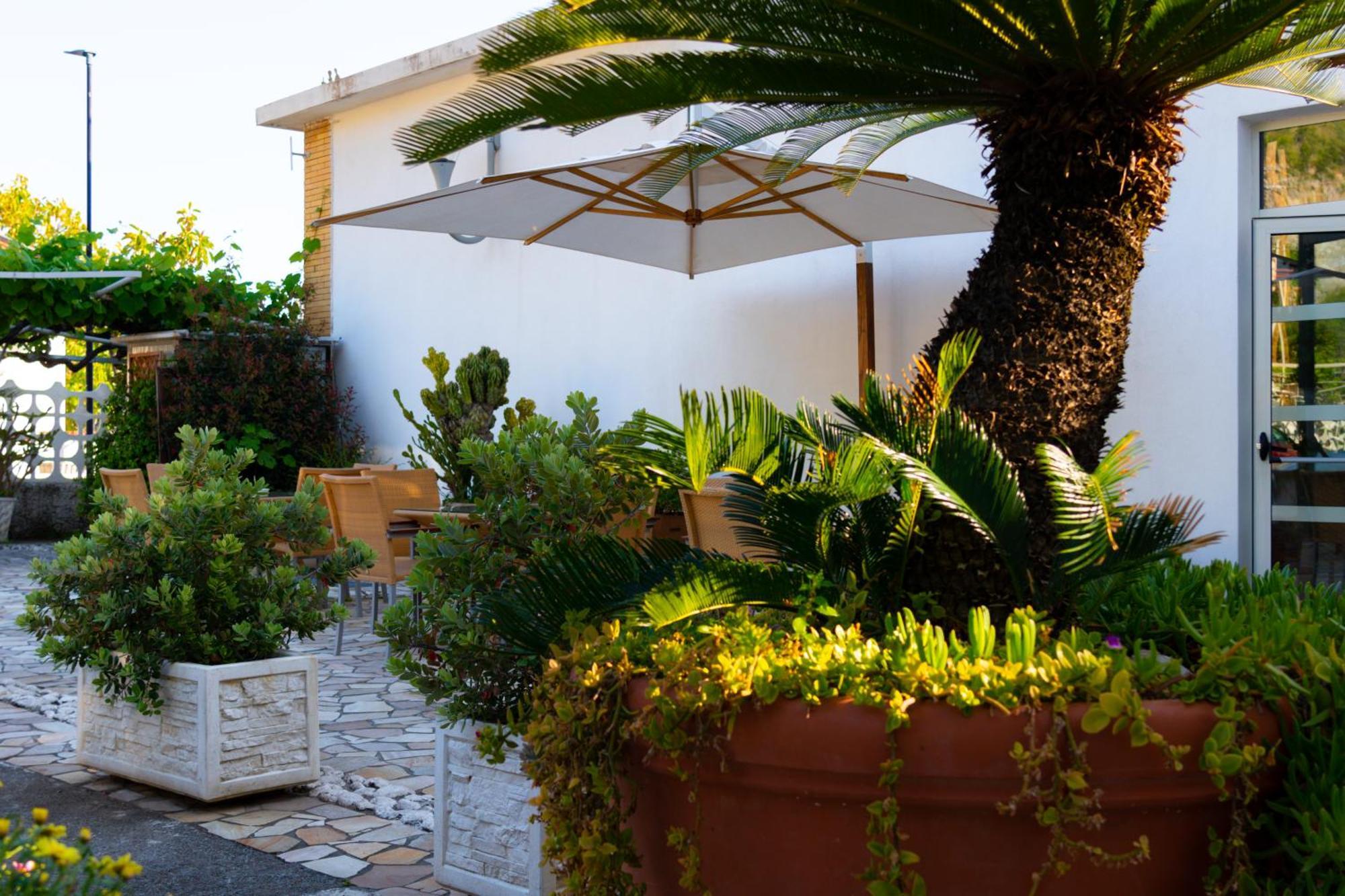 Hotel Garden Прая-а-Маре Экстерьер фото